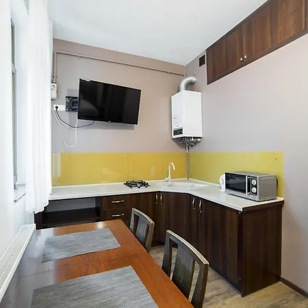 сучасні на площі митній リヴィウ