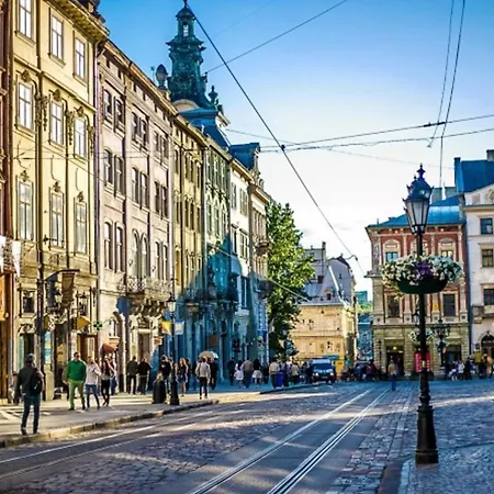 сучасні на площі митній *