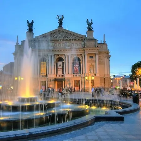 сучасні на площі митній *