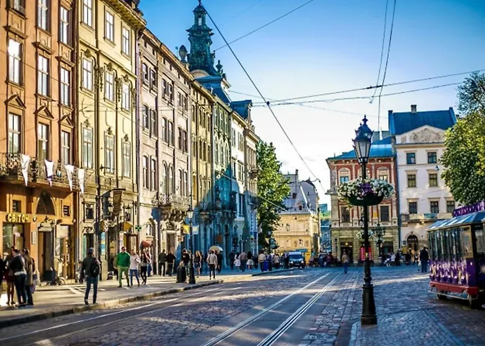 сучасні на площі митній *